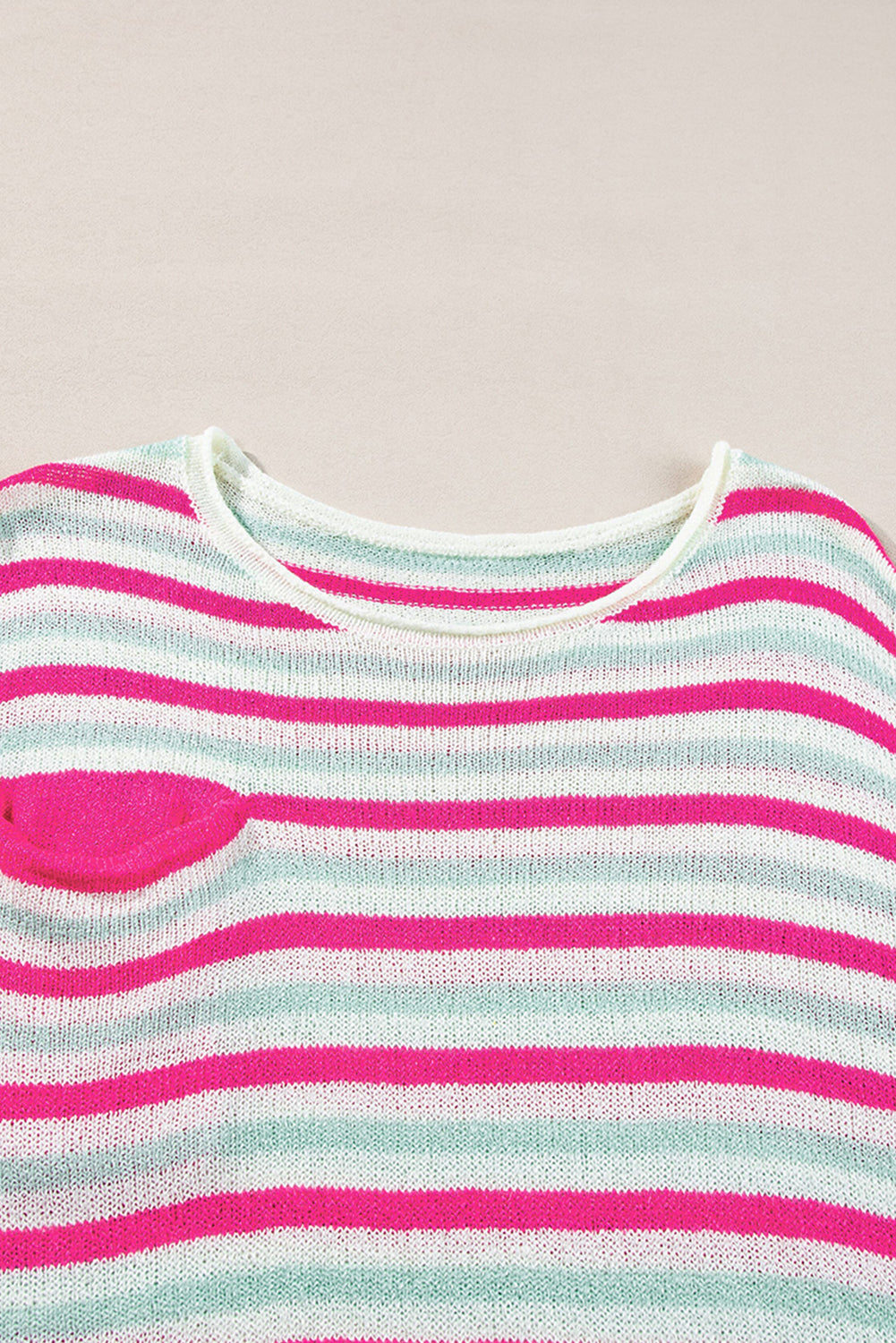 Oversize-Pullover mit überschnittenen Schultern und Tasche, Rosenstreifen