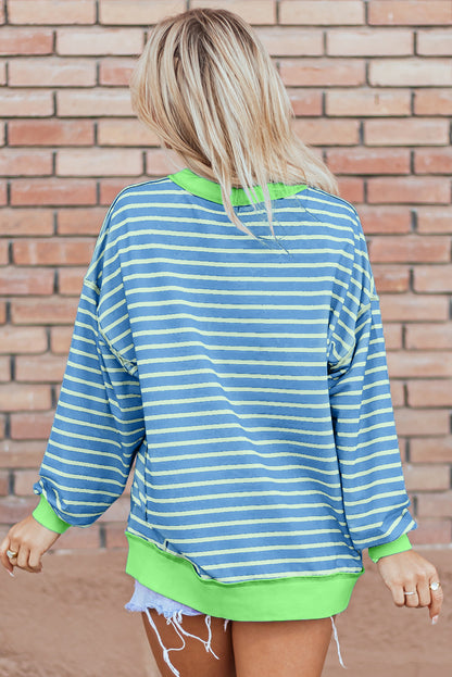 Himmelblaues gestreiftes High-Low-Pullover-Tunika-Sweatshirt mit Kontrastbesatz