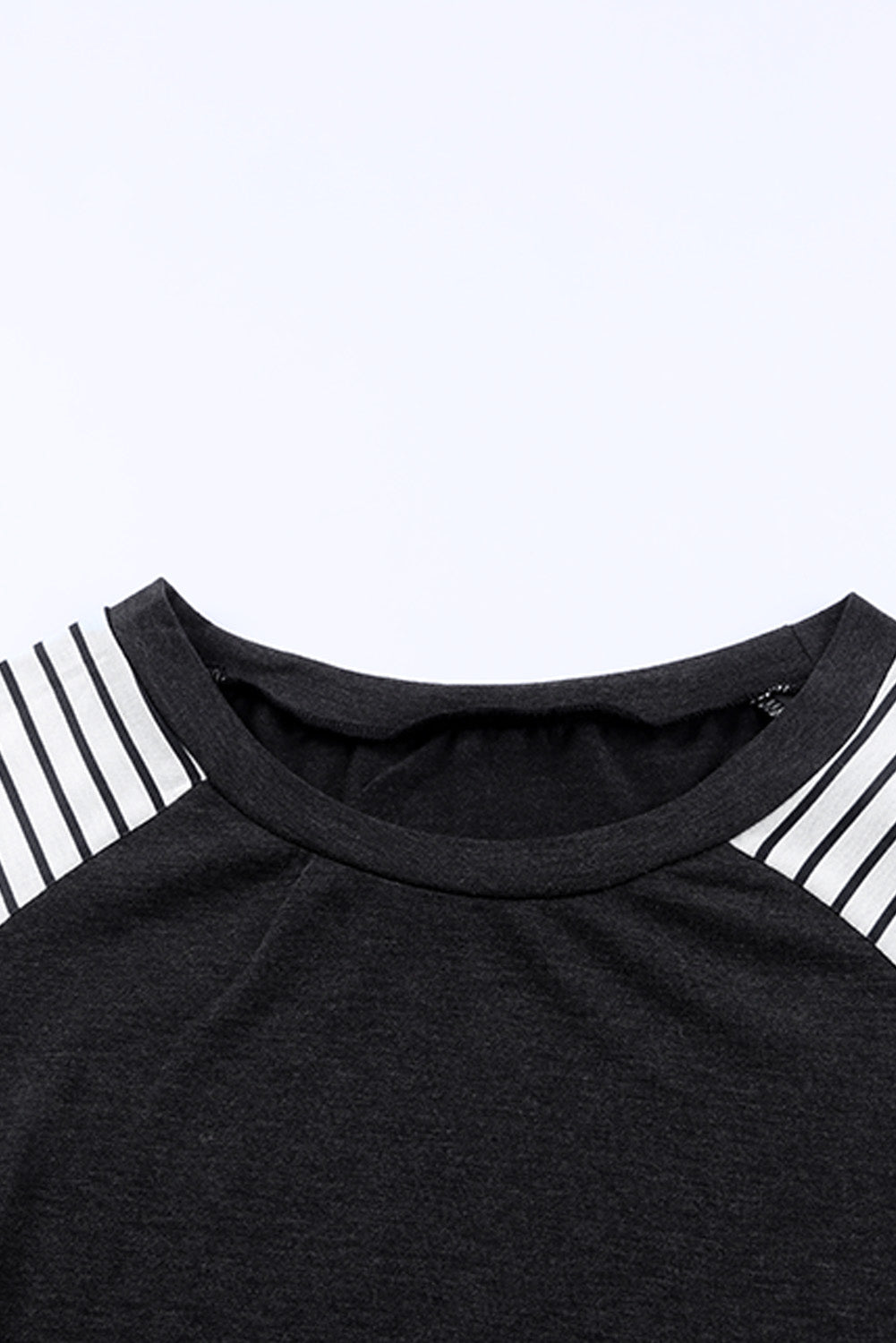 Schwarzes gestreiftes Langarm-Minikleid mit Leopardenmuster