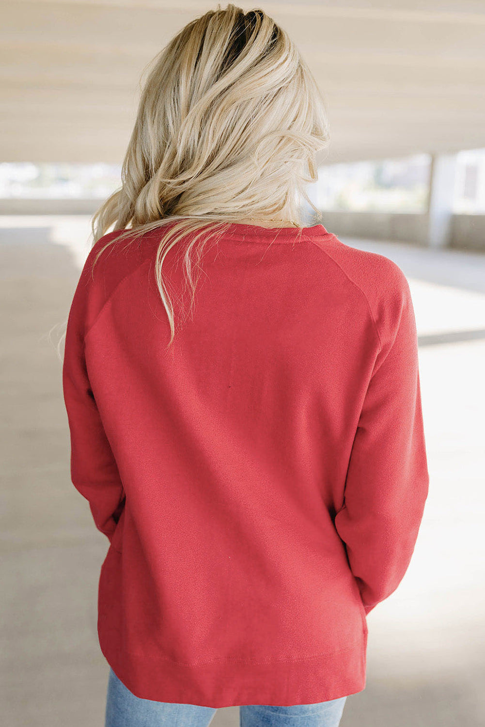 Feurig-rotes Chenille-Sweatshirt „MERRY Christmas“ mit Raglanärmeln