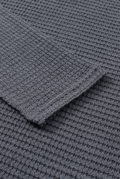 Graues Oversize-Oberteil mit hohen Schlitzen und Waffelstrick