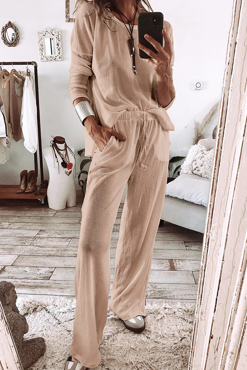 Lounge-Set mit langärmligem T-Shirt und Hose in Pergamentstruktur