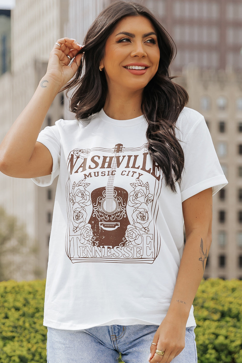 Weißes T-Shirt mit Rundhalsausschnitt und Grafik „NASHVILLE MUSIC CITY“