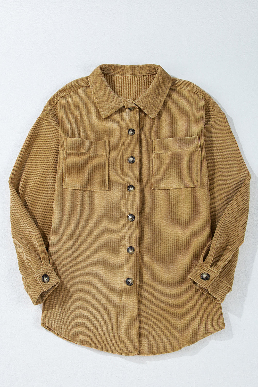 Hellbeige Cord-Shacket mit aufgesetzten Taschen und Knopfleiste