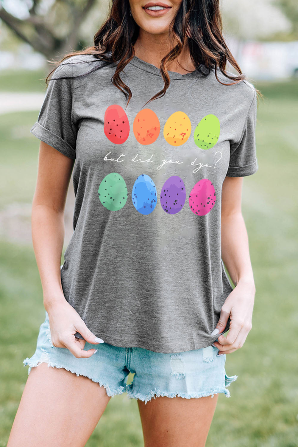 Graues T-Shirt mit Rundhalsausschnitt und Ostereier-Print