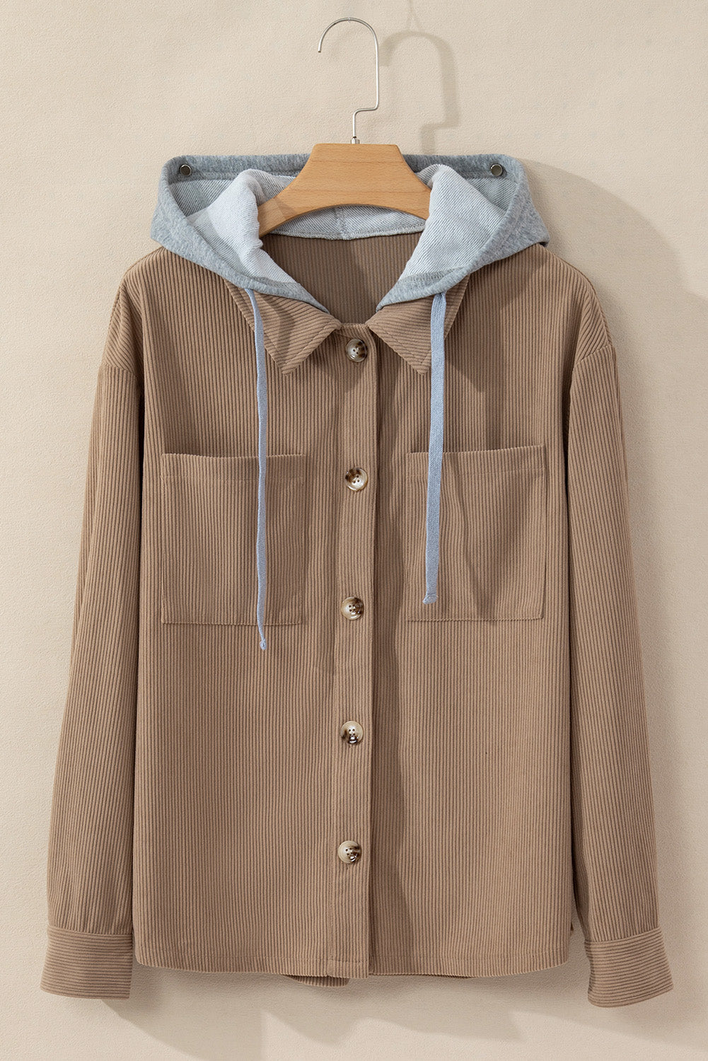 Hellkhakifarbene Cordjacke mit Kapuze, Kordelzug und Taschen