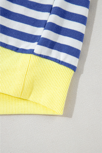 Übergroßes Pullover-Sweatshirt mit Kontrastbesatz und blauen Streifen