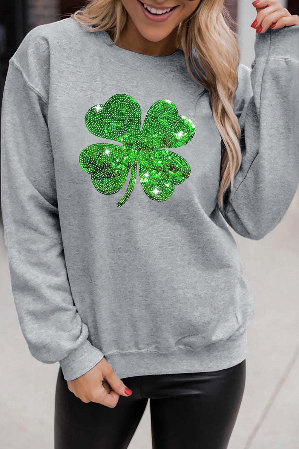 Graues Sweatshirt mit Kleeblatt-Patch und Pailletten, St. Patrick's Day