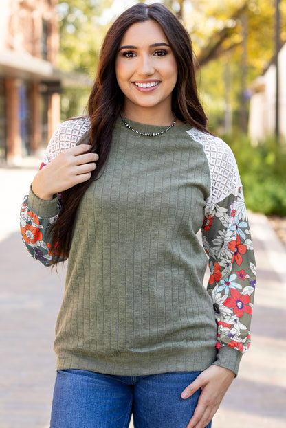 Laurel Green – Langärmlige, gerippte Bluse mit Blumen-Patchwork