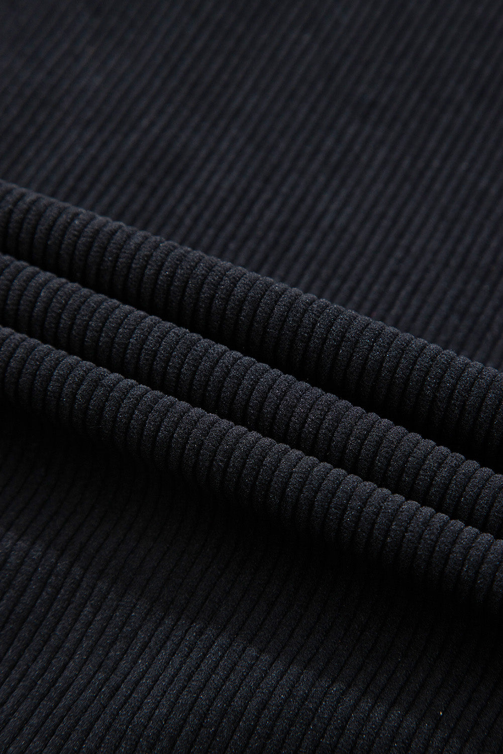 Schwarze Cordjacke mit Kapuze, Kordelzug und Taschen
