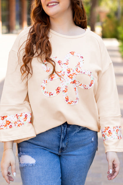 Beiges Plus Size Top mit Rundhalsausschnitt und Blumenpatches