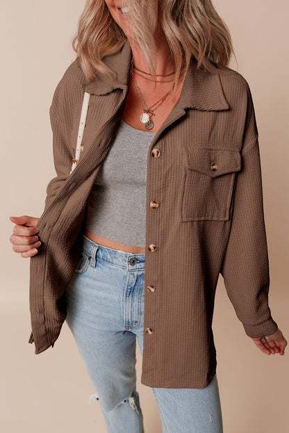 Kastanienbraune Cord-Shacket mit Pattentasche und Knopfleiste