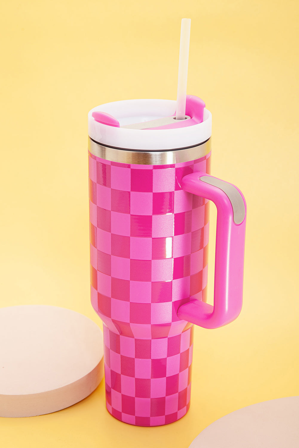 Edelstahlbecher mit Griff und Karomuster in leuchtendem Pink, 1,2 l