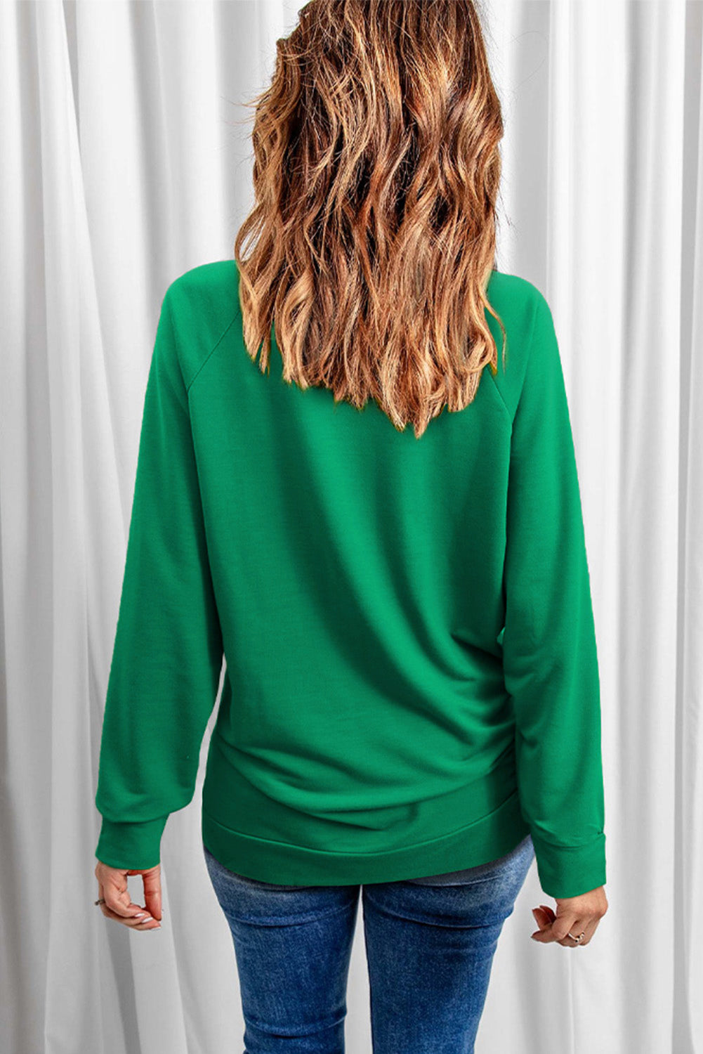 Grünes St. Patricks LUCKY Chenille-Sweatshirt mit bestickter Grafik