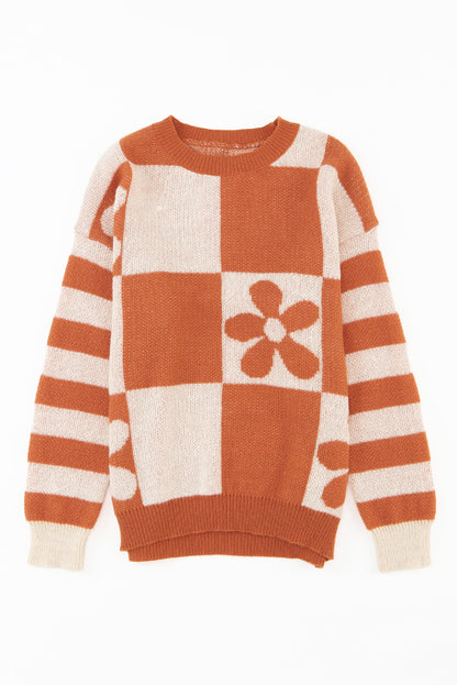 Brauner Pullover mit kariertem Blumenmuster und gestreiften Ärmeln