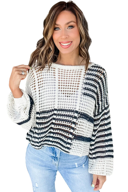 Weißer gestreifter Pullover mit durchbrochenem Strickmuster und Puffärmeln