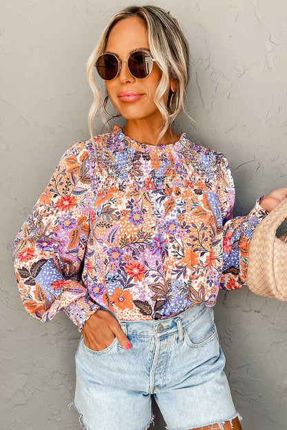 Mehrfarbige Bluse mit Blumenmuster, Bischofsärmeln und Rüschen am Rundhalsausschnitt