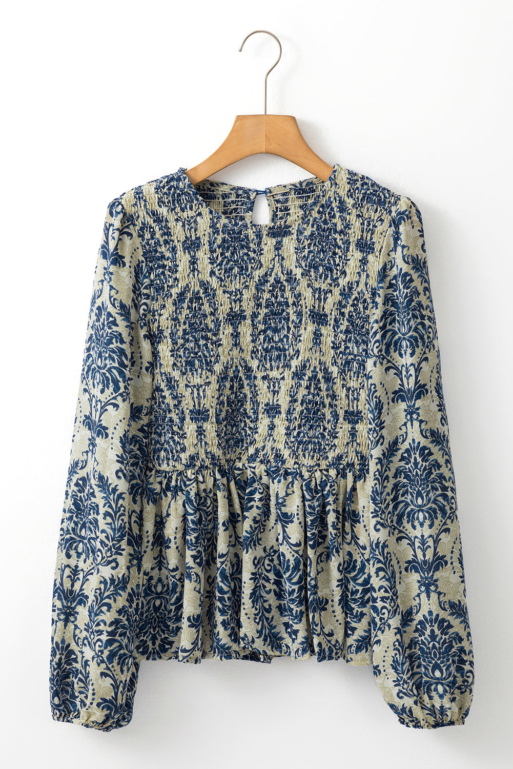Himmelblaue Boho-Bluse mit Ballonärmeln und gesmoktem Schößchen
