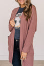 Mineralrote, einfarbige Strickjacke mit Waffelstrick und Tasche