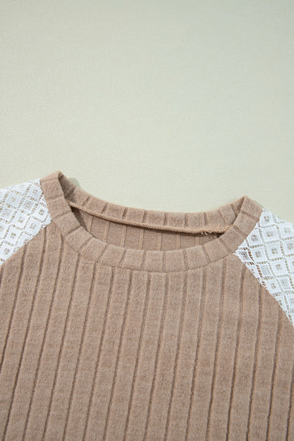 Langärmlige gerippte Bluse mit Patchwork-Muster und Blumenmuster