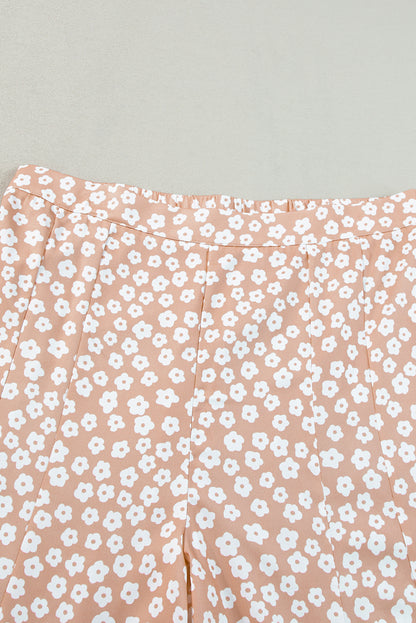 Khakifarbene Schlaghose mit hohem Bund und Blumenmuster im Boho-Stil