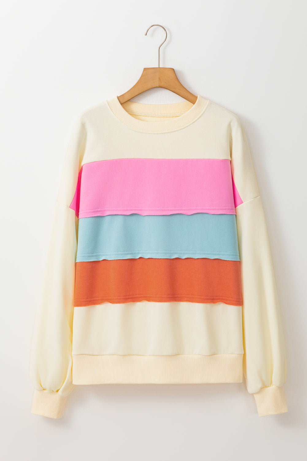 Weißes Sweatshirt mit Rundhalsausschnitt und überschnittener Schulter im Colorblock-Patchwork-Stil