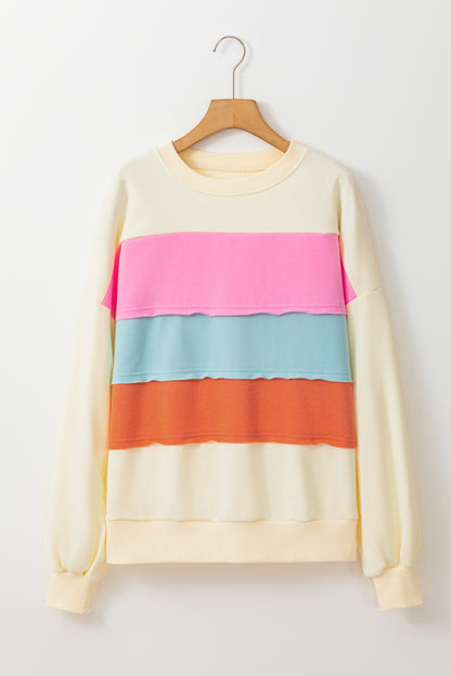 Weißes Sweatshirt mit Rundhalsausschnitt und überschnittener Schulter im Colorblock-Patchwork-Stil