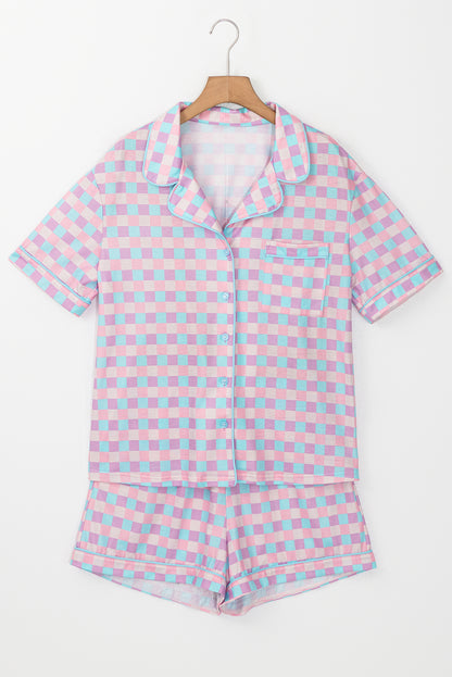 Lilafarbenes Pyjama-Set mit kurzärmligem Karomuster