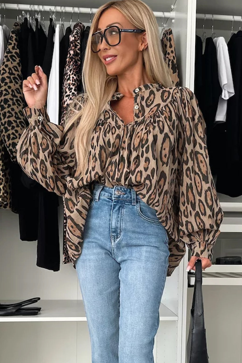 Helles französisches Beige, Oversize-Freizeithemd mit Ballonärmeln und Leopardenmuster