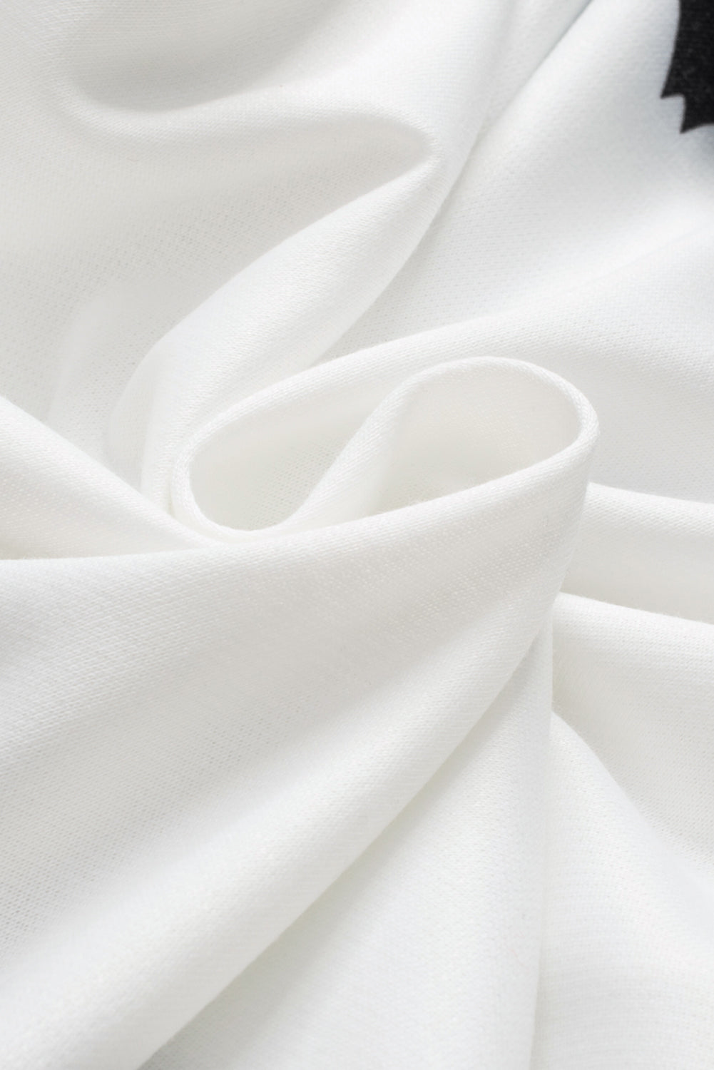 Schwarzer Kapuzenpullover mit Kuh-Batikmuster und Kordelzug