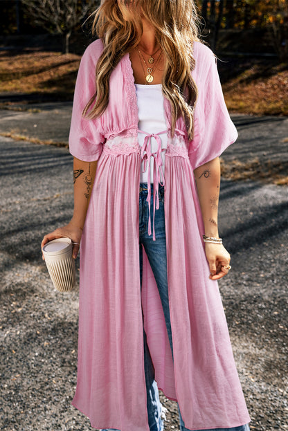 Hellrosa Maxi-Kimono mit offener Vorderseite und Spitzenspleiß