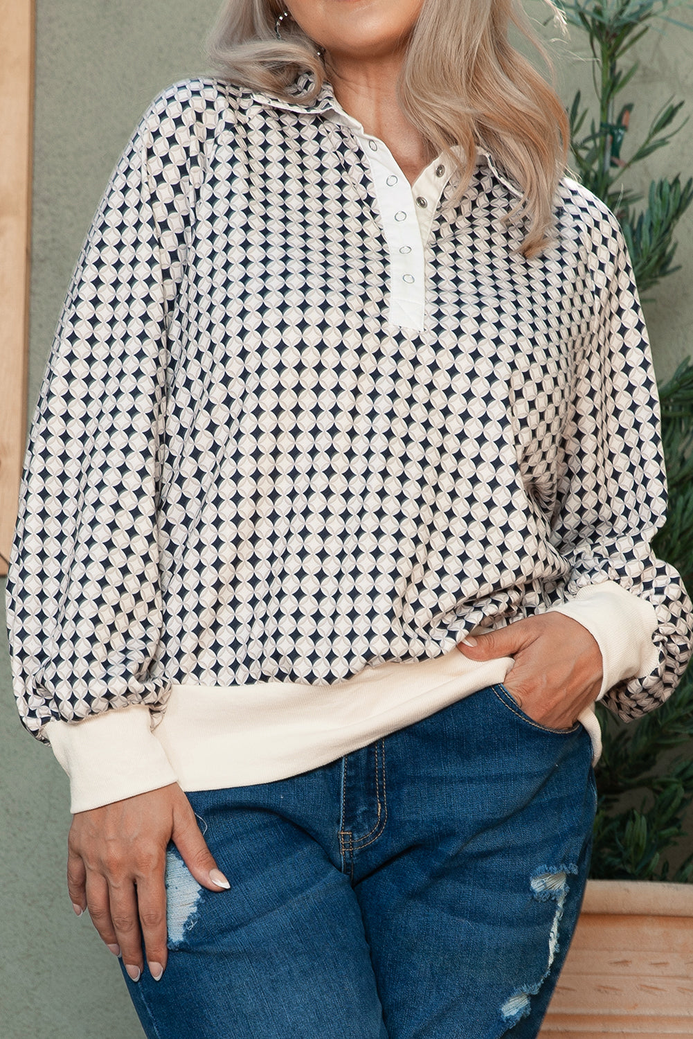 Schwarzes, zweifarbiges Pullover-Sweatshirt mit kontrastierendem Kragen in Übergröße