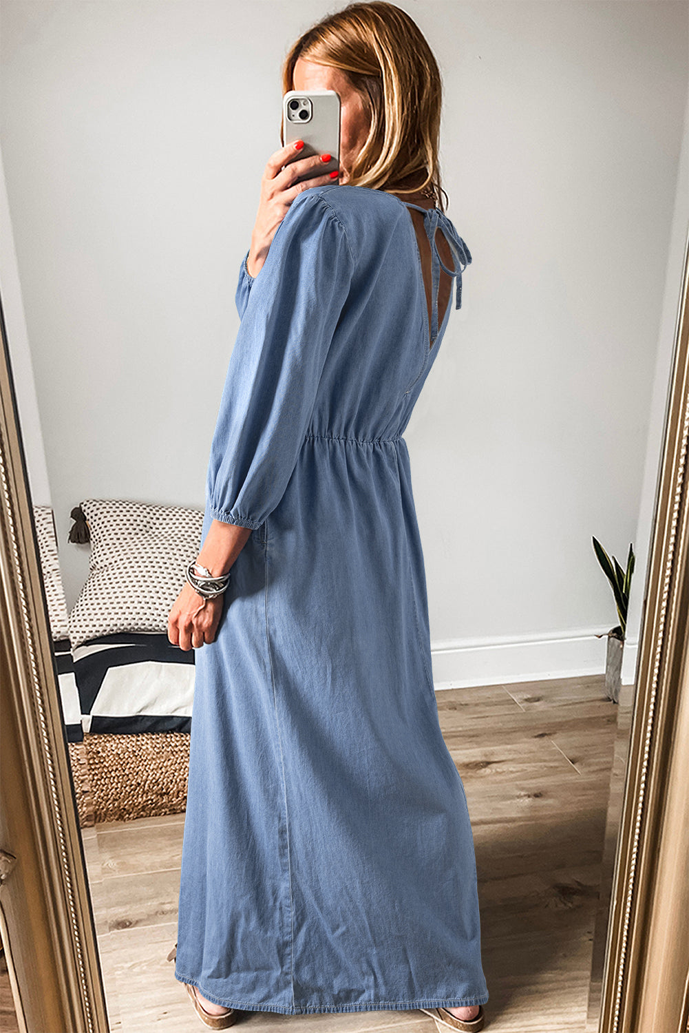 Myosotis Chambray Maxikleid mit tiefem V-Ausschnitt und Armbandärmeln