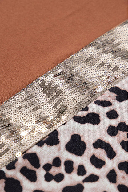 Langärmliges Oberteil mit Pailletten und Farbblockdesign im Leopardenmuster in Gold