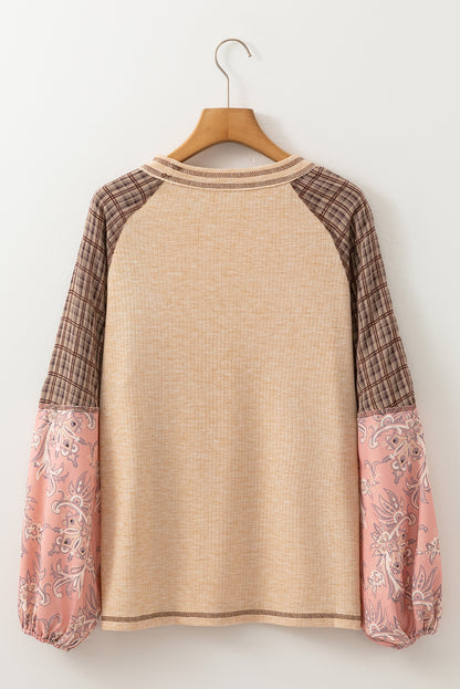 Jet Stream Patchwork-Bluse mit Raglanärmeln und geripptem Strick