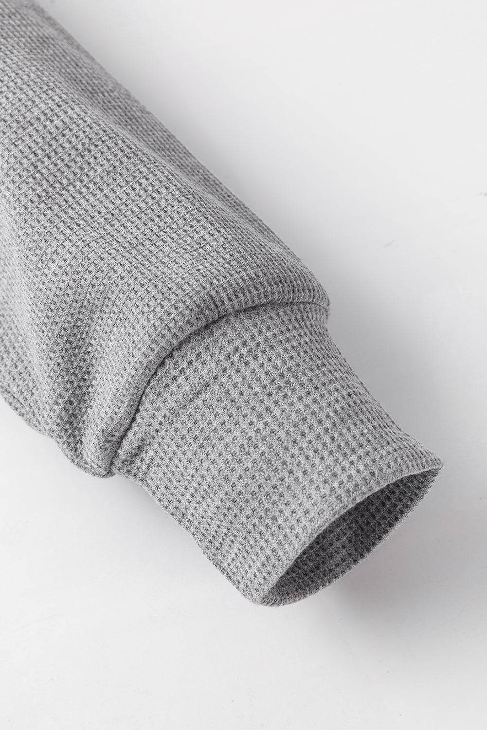 Grauer, übergroßer Kapuzenpullover mit Waffelstrick und Fleecefutter