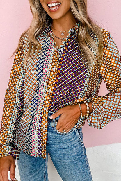 Braunes langärmliges Button-Down-Etuihemd mit Punktmuster