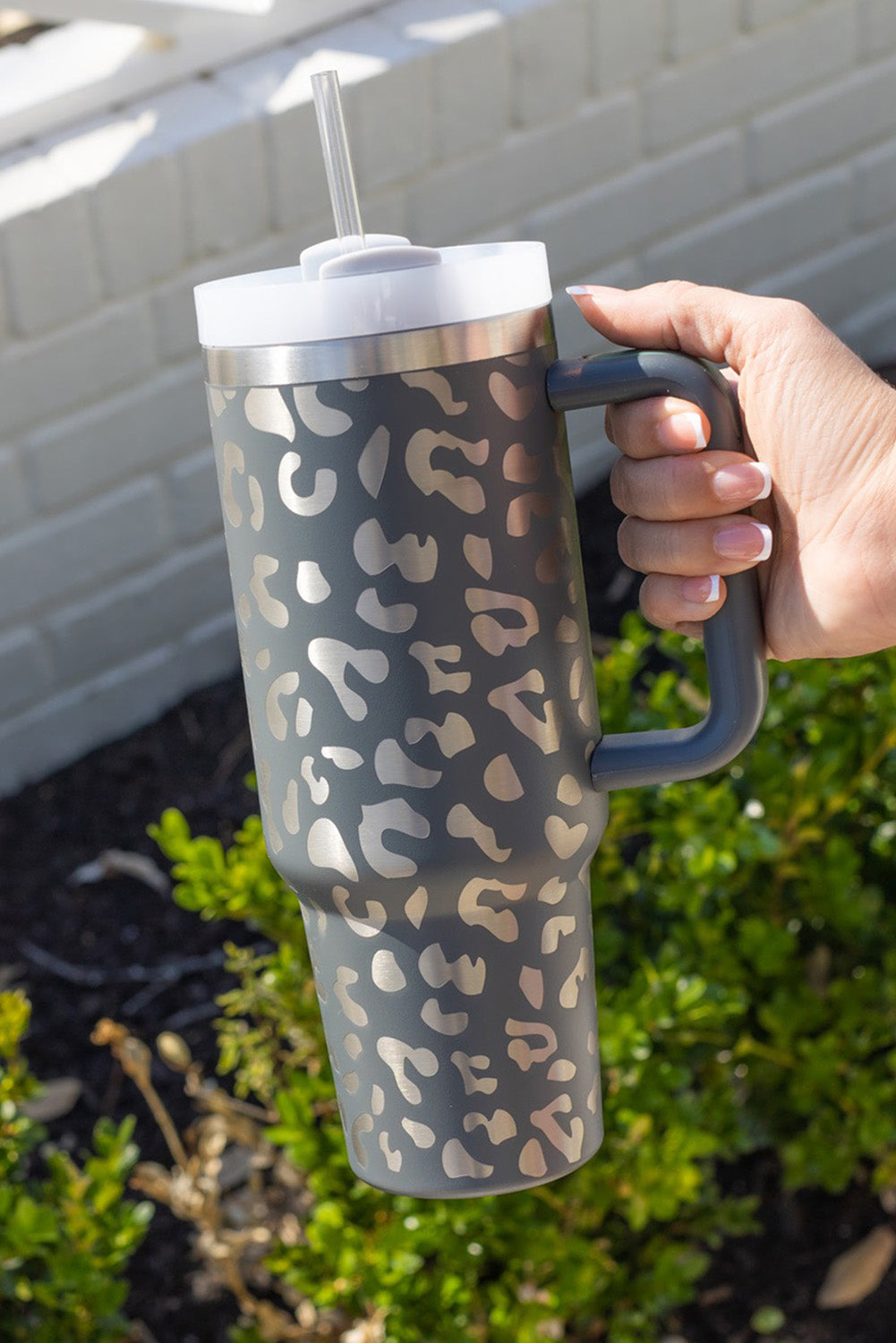 Tragbarer Becher aus Edelstahl mit Henkel, grau, Leopardenmuster, 40 oz