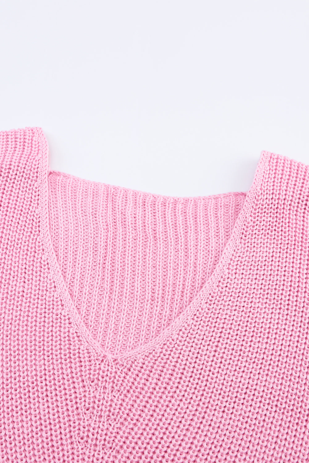 Rosa Rippstrickpullover mit V-Ausschnitt