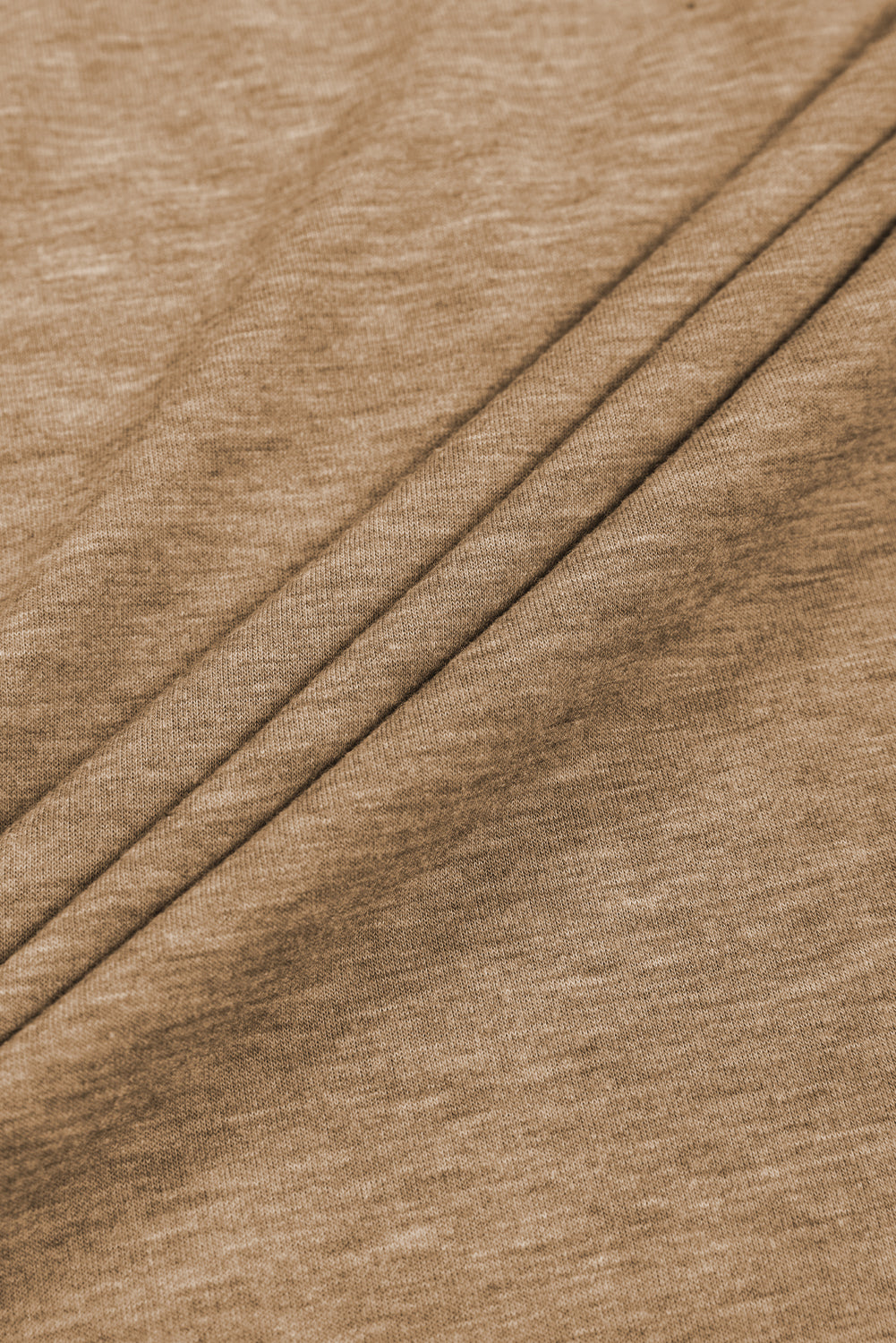 Helles französisches Beige, kontrastierendes Spitzentop mit Raglanärmeln und Rundhalsausschnitt