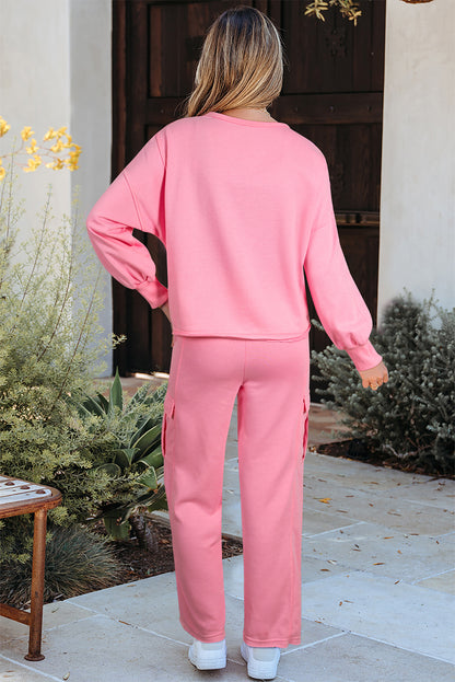 Set aus einfarbigem Patchwork-Pullover-Oberteil und Cargohose in Sachet-Rosa