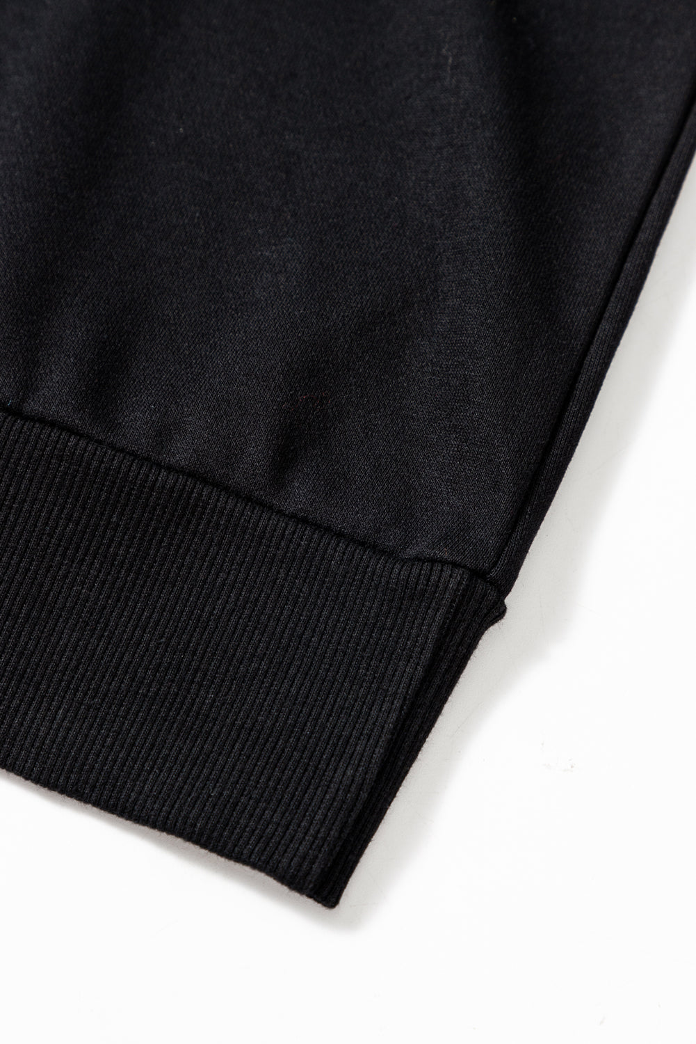 Schwarzes Lametta-Sweatshirt mit Game Day-Grafik und überschnittener Schulter