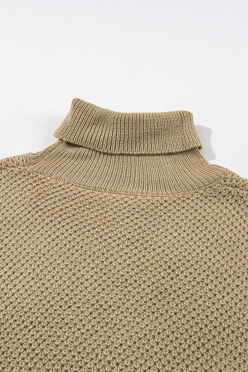 Strukturierter Rollkragenpullover mit kurzen Ärmeln in Hellkhaki