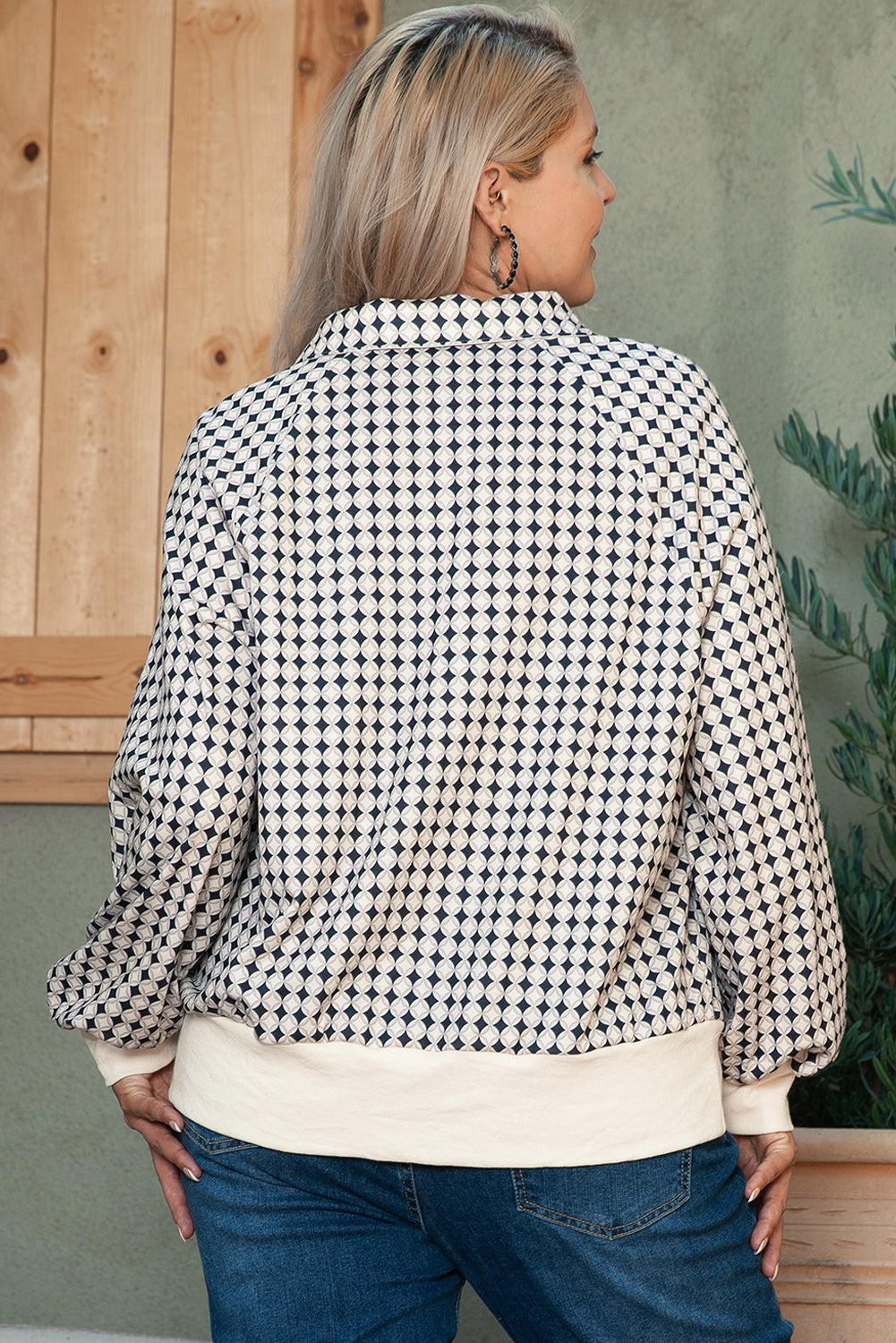 Schwarzes, zweifarbiges Pullover-Sweatshirt mit kontrastierendem Kragen in Übergröße