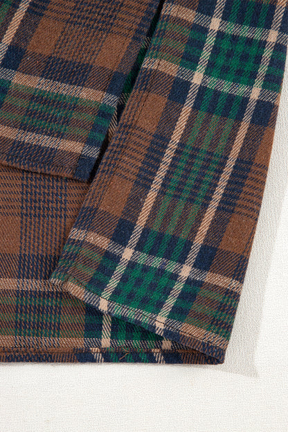 Braune Hemdjacke mit Karomuster und Brusttaschen mit Knöpfen