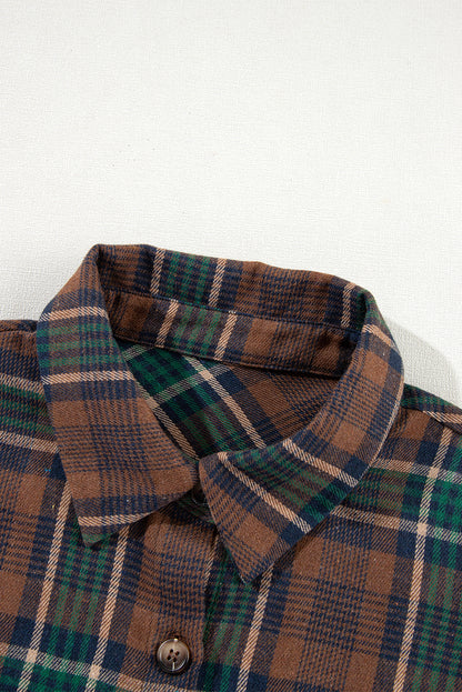 Braune Hemdjacke mit Karomuster und Brusttaschen mit Knöpfen