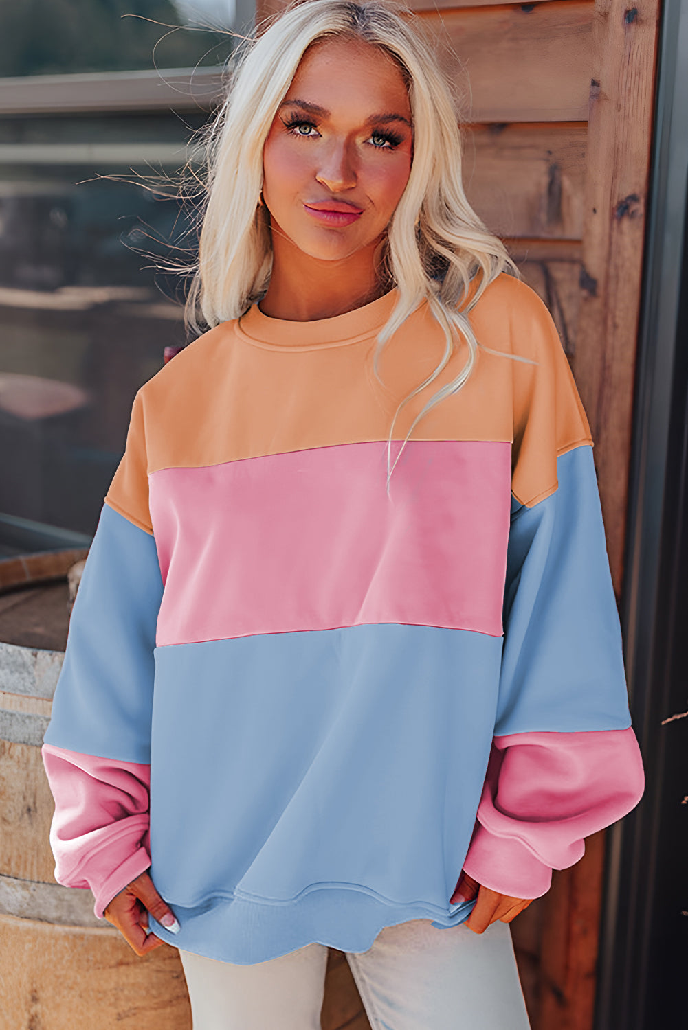 Himmelblaues Sweatshirt mit überschnittener Schulter und Patchwork-Farbblock