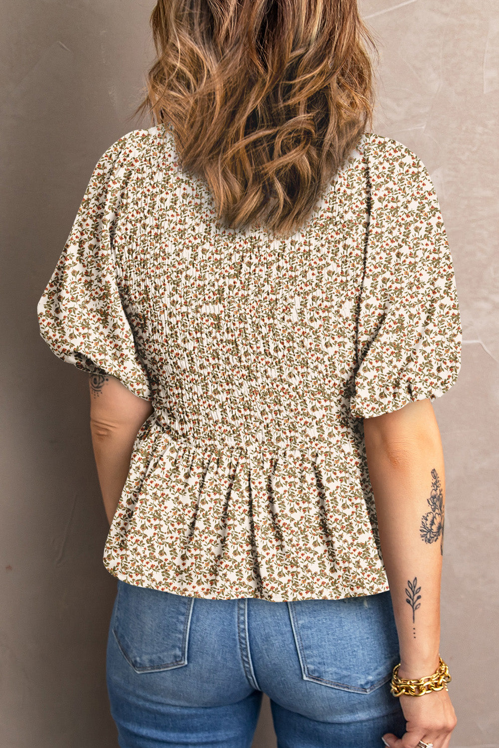 Gesmoktes Top mit Blumenmuster und Puffärmeln