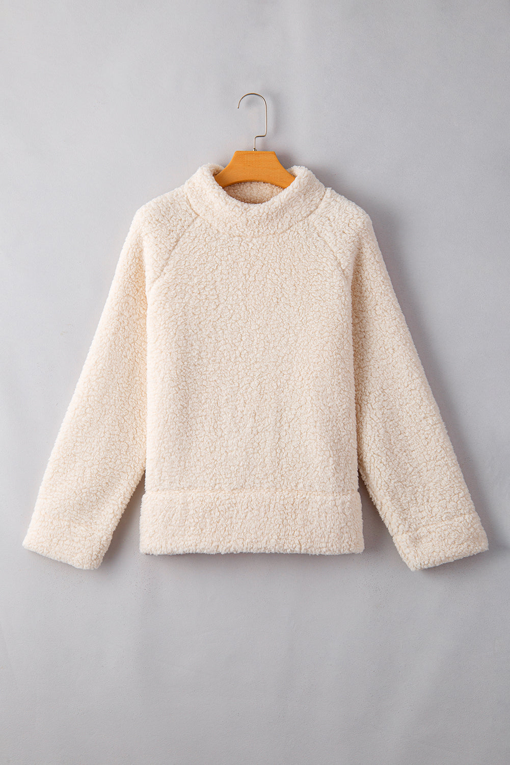 Weißes, einfarbiges Fleece-Sweatshirt mit hohem Kragen und überschnittenen Schultern