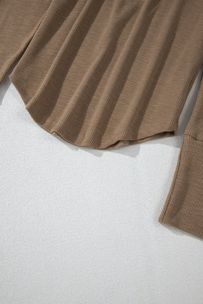 Kastanienbraunes, geripptes Langarm-Top mit Anglaise-Stickerei